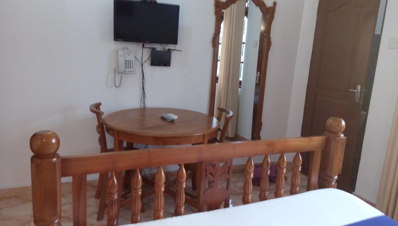 Cacao Hotel Katunayaka Buitenkant foto