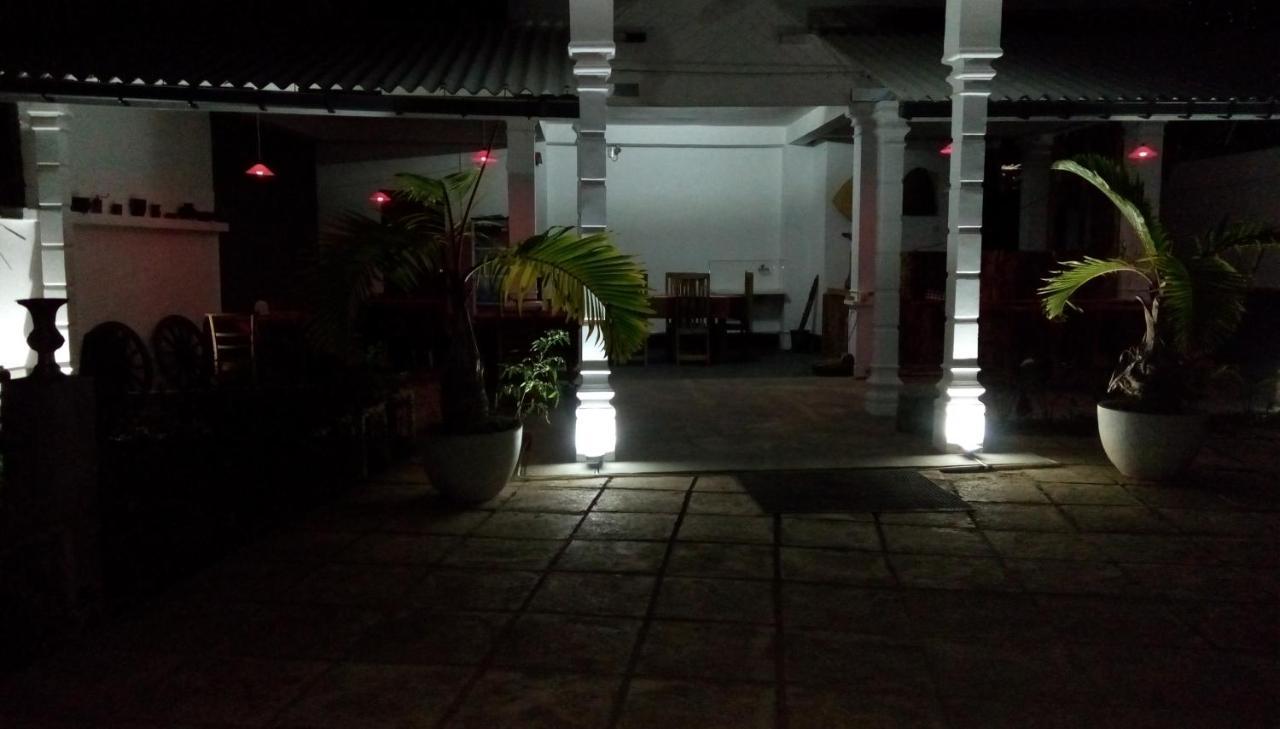 Cacao Hotel Katunayaka Buitenkant foto